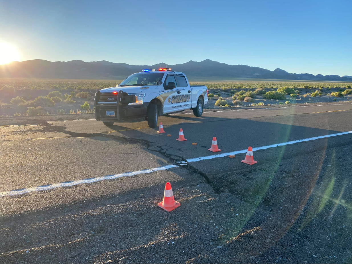 Photo showing cracks across Highway 95